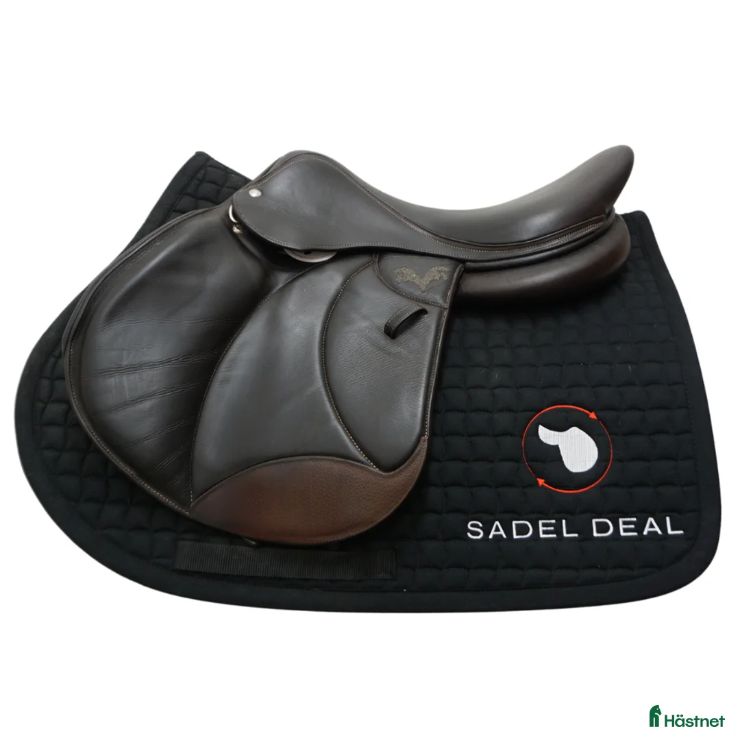 Sadlar hästutrustning till salu: Voltaire Stuttgart 17,5" i Upplands Väsby - Annons 1