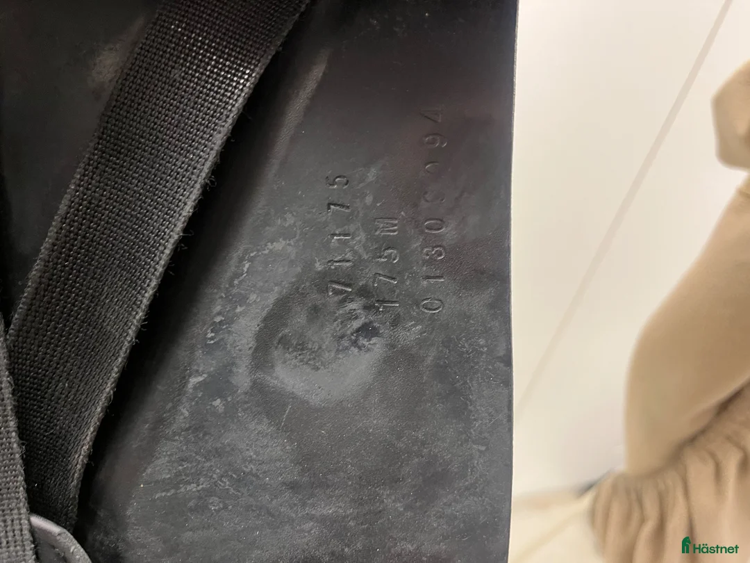 Sadlar hästutrustning till salu: Fin dressyrsadel - Annons 2