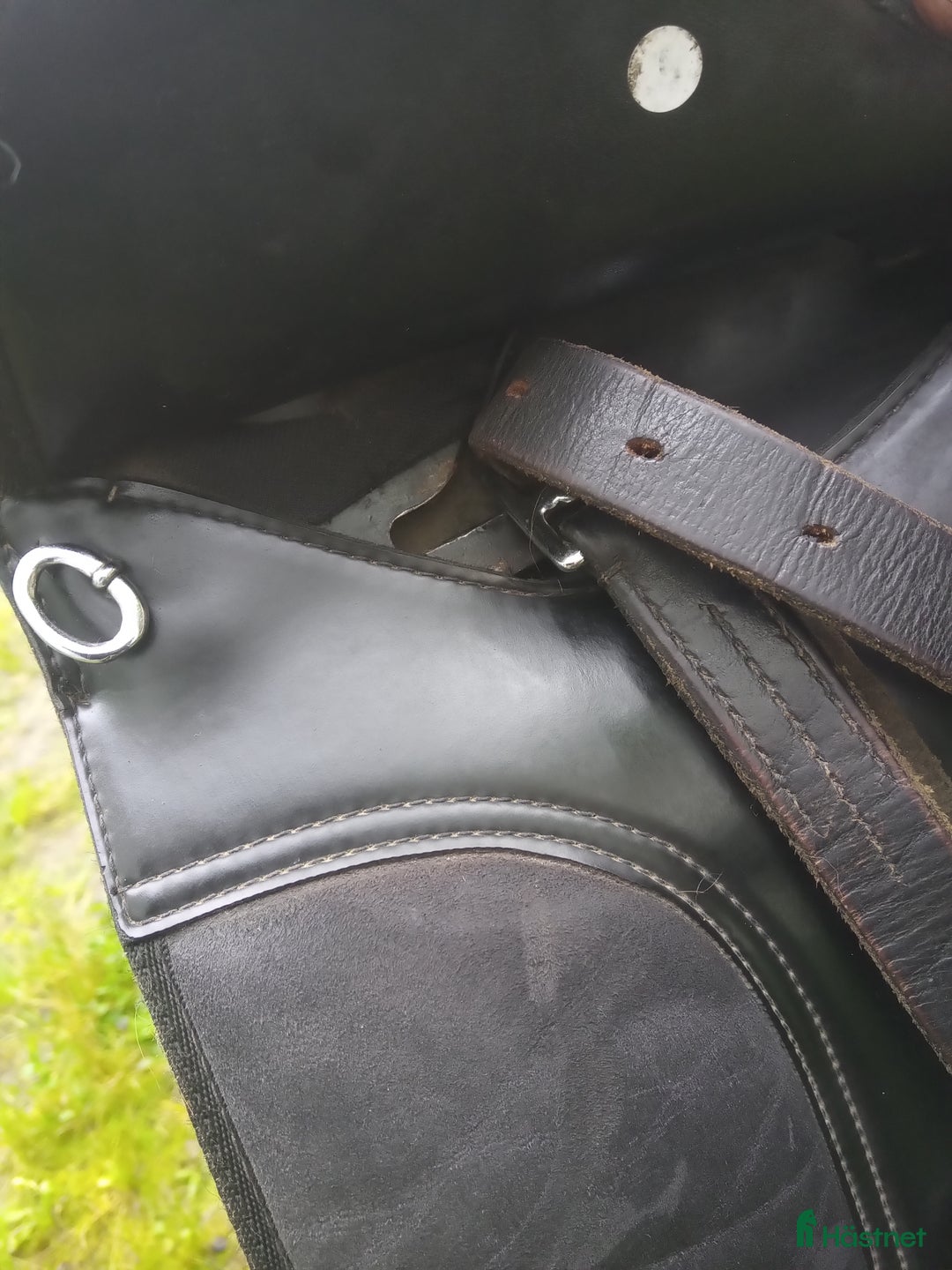 Sadlar hästutrustning till salu: Dressyrsadel syntet i Asarum - Annons 3