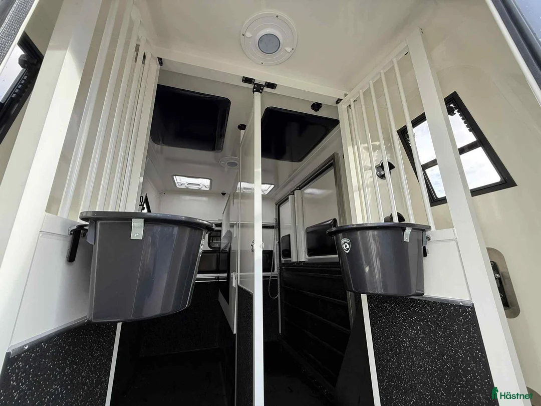 Hästlastbilar  fordon & transport till salu: PARAGAN GRAND PRESTIGE STUTERI  i Köping - Annons 11