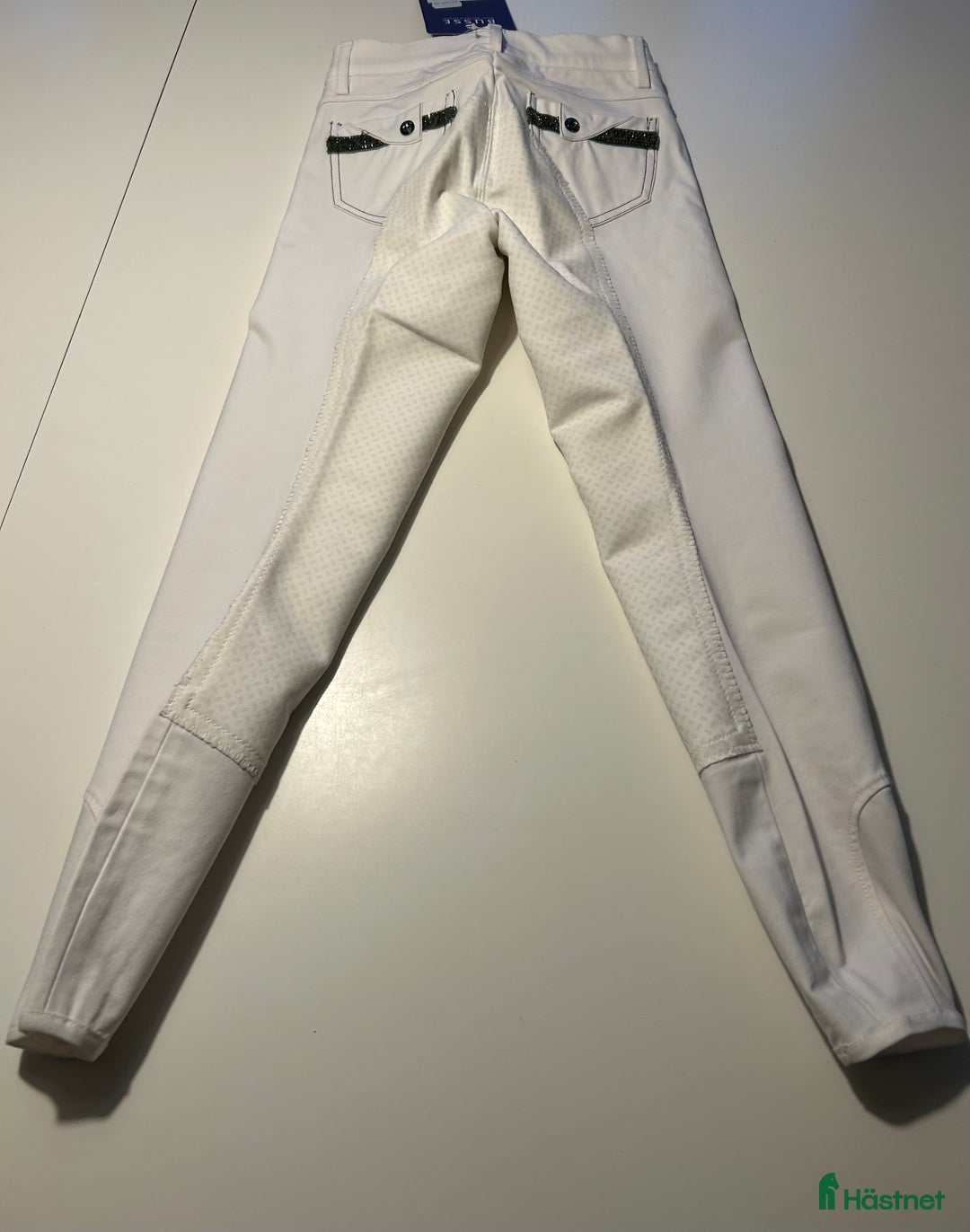 Ridbyxor ryttarutrustning till salu: Nya vita ridbyxor storlek 146 och 158 i Vellinge - Annons 2