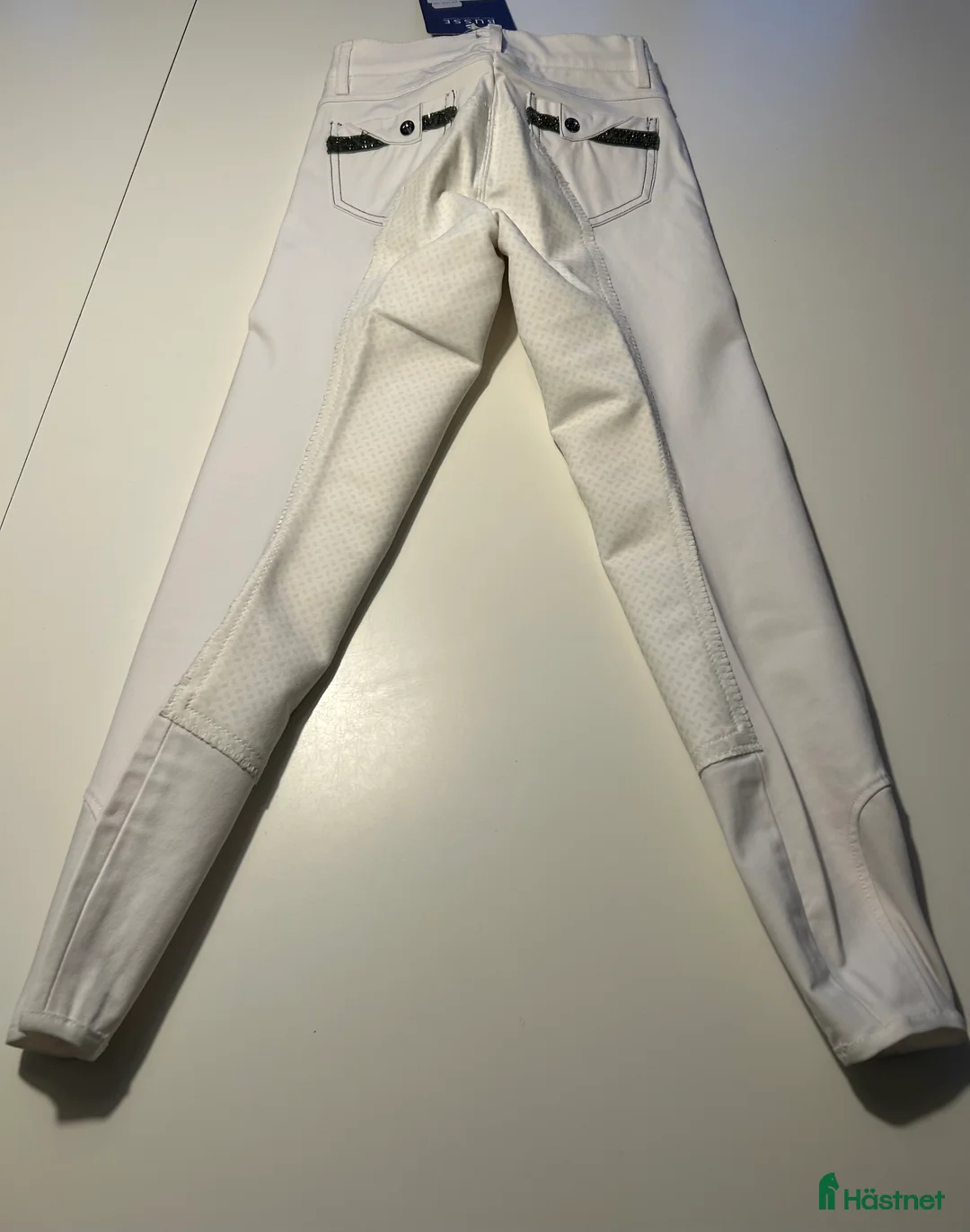 Ridbyxor ryttarutrustning till salu: Nya vita ridbyxor storlek 146 och 158 i Vellinge - Annons 2