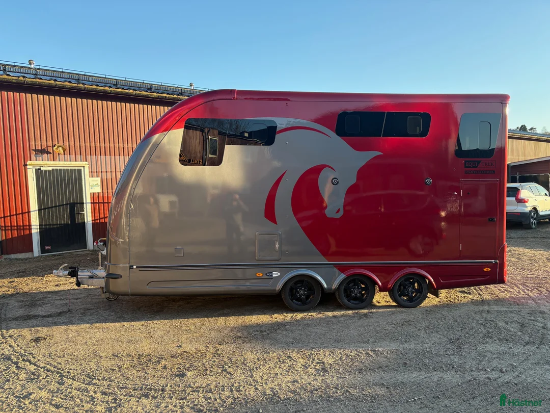 Hästtransporter  fordon & transport till salu: Equi-Trek Star-Treka med bodel - Annons 1