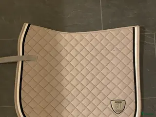 Schabrak & Vojlockar hästutrustning Helt nytt dressyrschabrak från Jackson - Annons 2