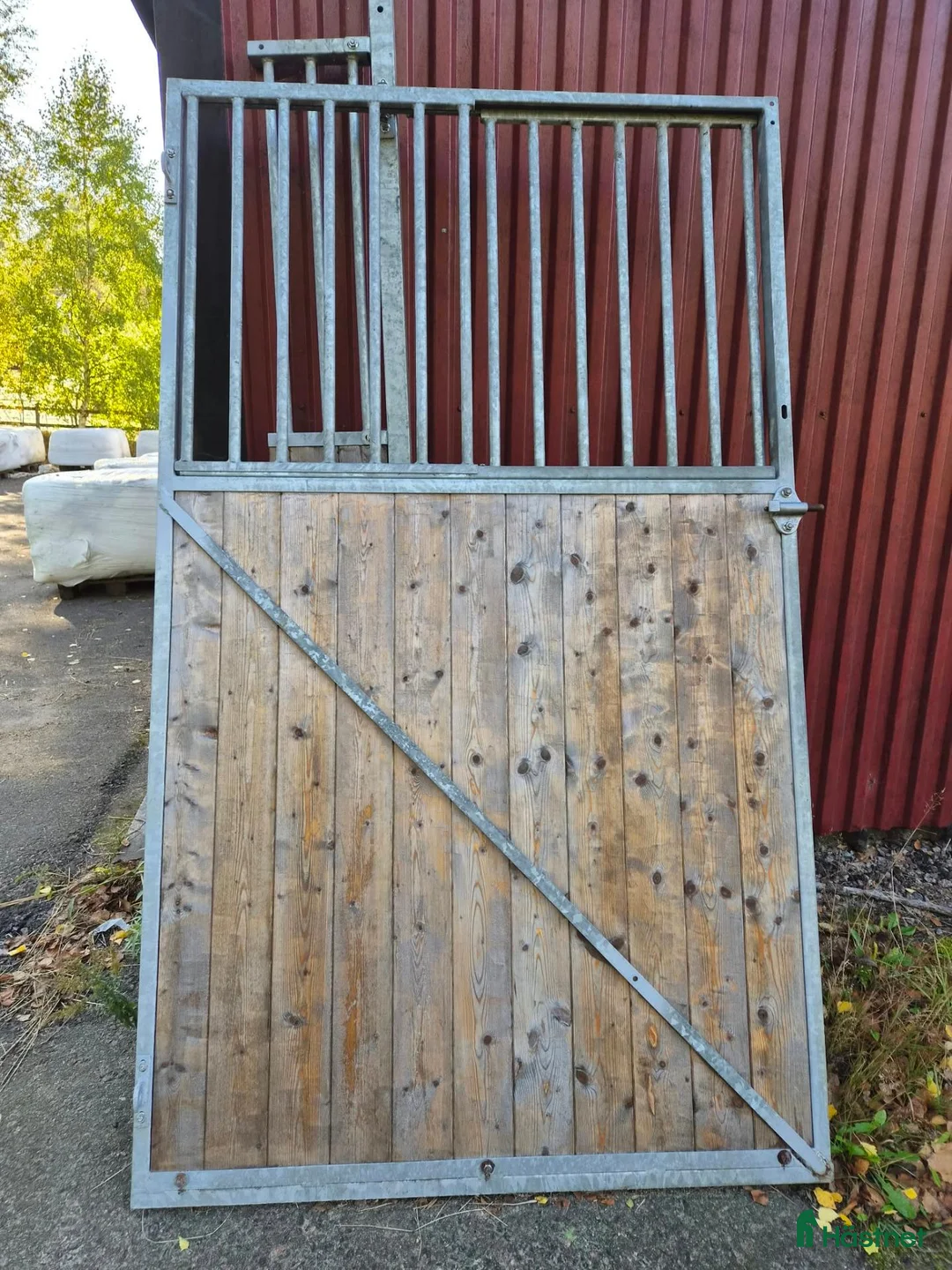 Stallinredning, stängsel & gård övrig utrustning till salu: *Pris kan diskuteras* Boxdelar - Annons 1