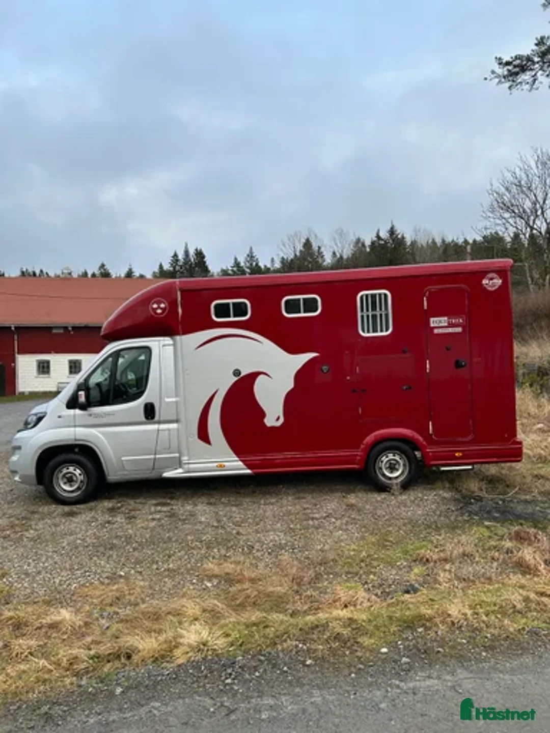 Hästlastbilar  fordon & transport till salu: Unik b-kortsbuss med bodel bak🤩 - Annons 11