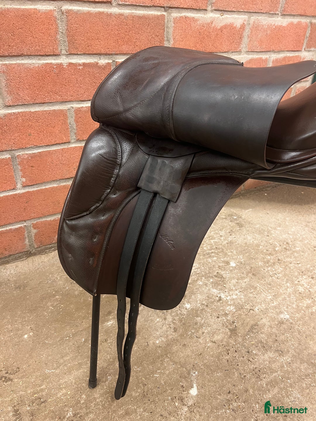 Sadlar hästutrustning till salu: Dressyrsadel Morris and Nolan 17” i Tidaholm - Annons 2