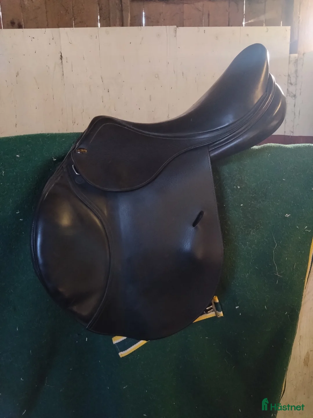Sadlar hästutrustning till salu: Globus, hoppmodell svart - Annons 1