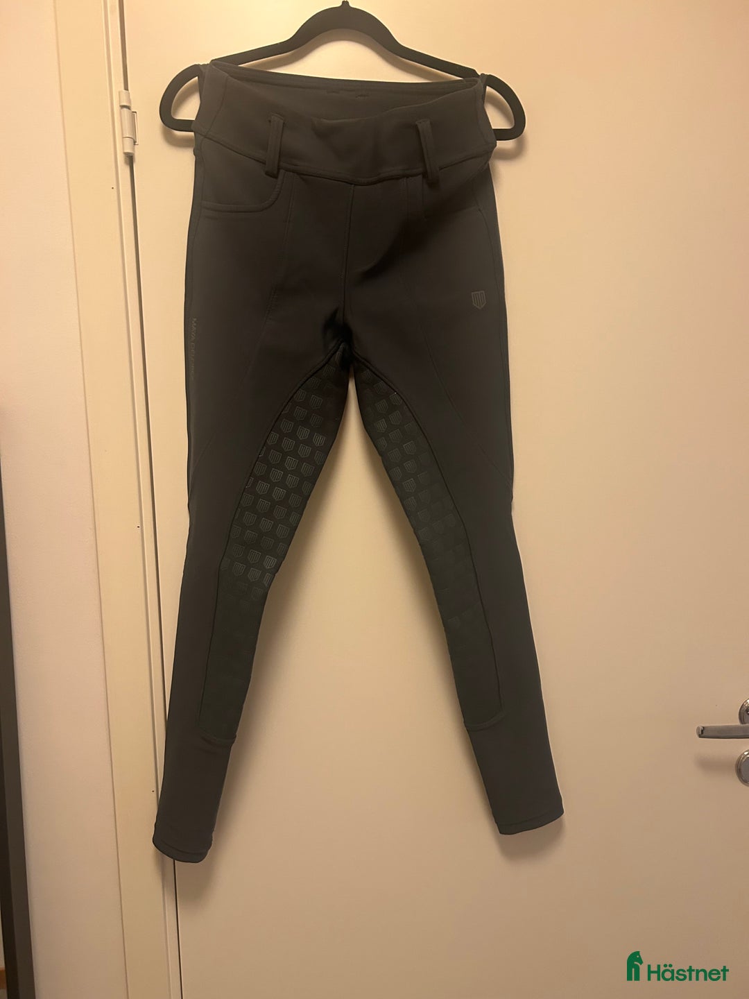 Ridbyxor ryttarutrustning till salu: Maya delorez ridbyxor  i Mullsjö - Annons 4