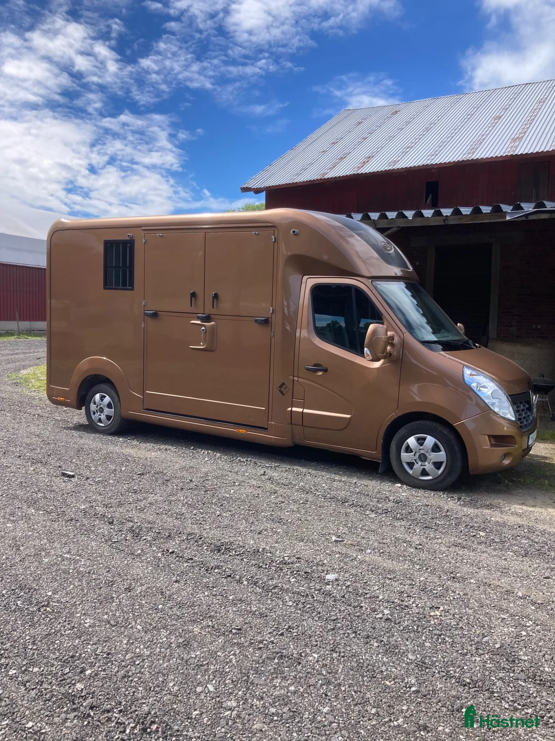 Hästlastbilar  fordon & transport till salu: Till salu på auktion hos Klaravik.se i Nynäshamn - Annons 1