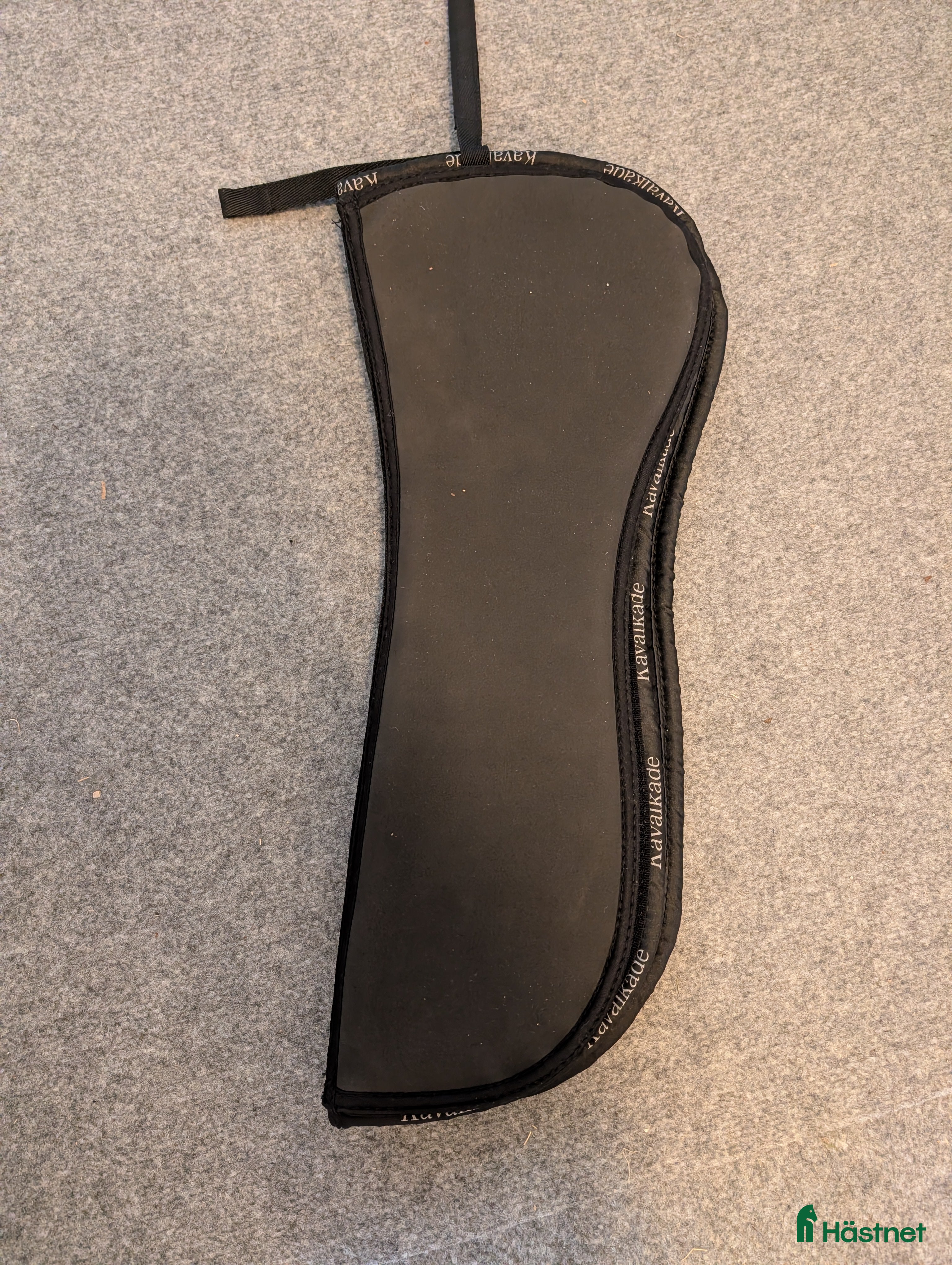 Sadeltillbehör hästutrustning till salu: Kavalkad korrigeringspadd  i Nyköping - Annons 1