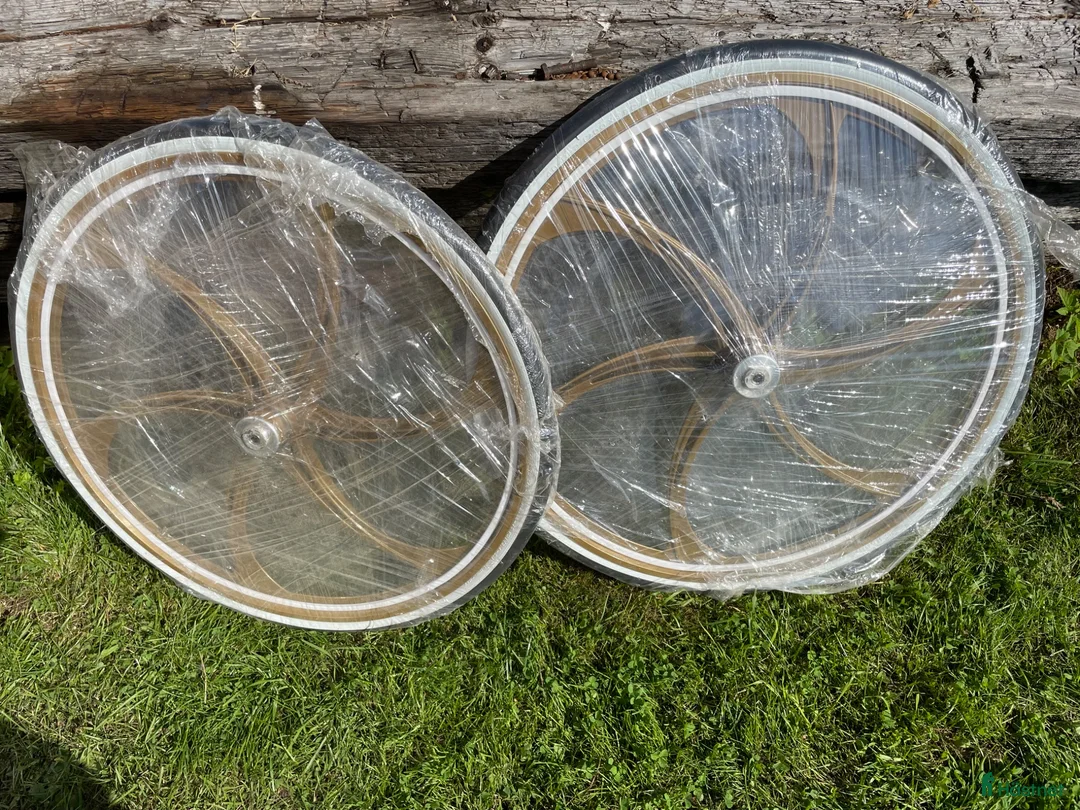 Travsulkys trav till salu: Nya 28” Lotus Golden Racing Wheels - Annons 1