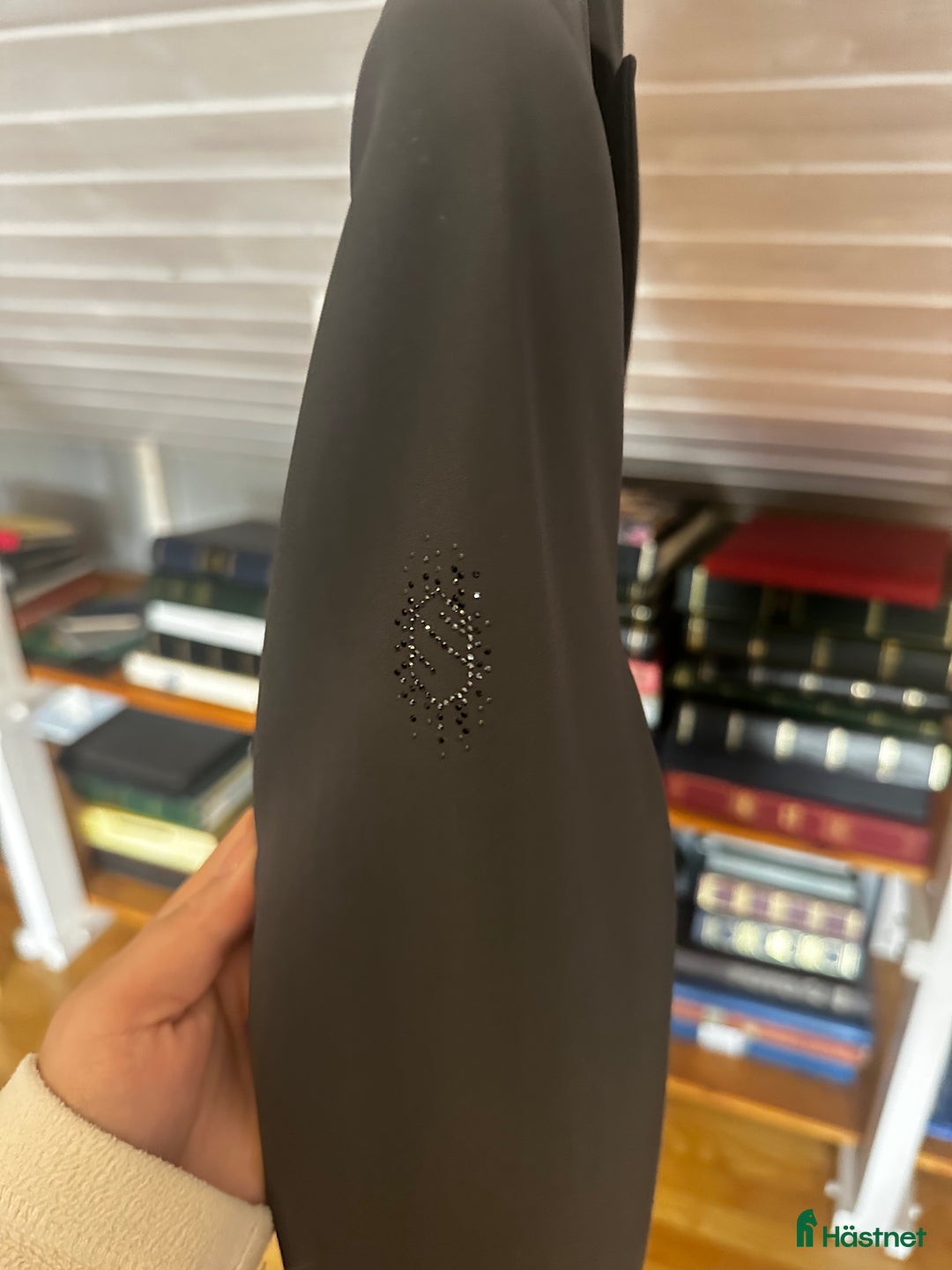 Jackor & Kavajer ryttarutrustning till salu: Samshield tävlingskavaj i nyskick  i Tranås - Annons 4