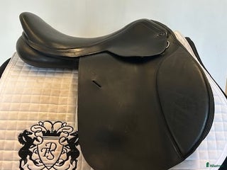 Sadlar hästutrustning till salu: Hoppsadel Santa Cruz Celine 17,5" i Uppsala - Annons 2