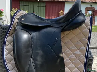 Sadlar hästutrustning Mycket skön dressyrsadel i Sjöbo - Annons 22