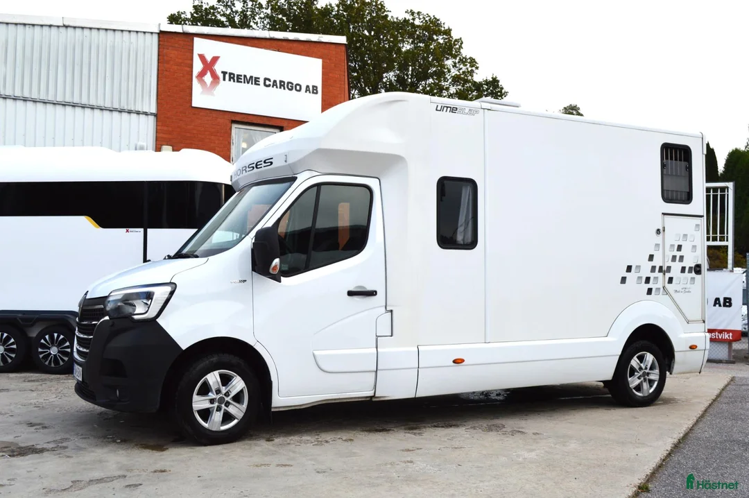 Hästlastbilar  fordon & transport till salu: Ume Light 1 2020 5 sits 950kg lastvikt - Annons 1
