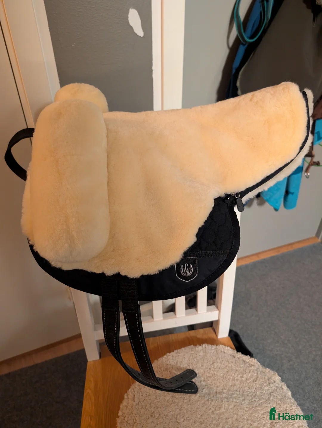 Sadlar hästutrustning till salu: Christ Premium plus fårskinnssadel - Annons 1