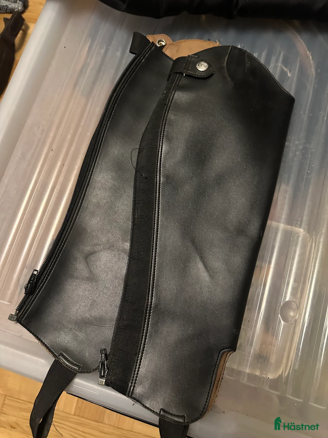 Övrig Ryttarutrustning ryttarutrustning till salu: Shortchaps svart storlek S CRW i Borlänge - Annons 1