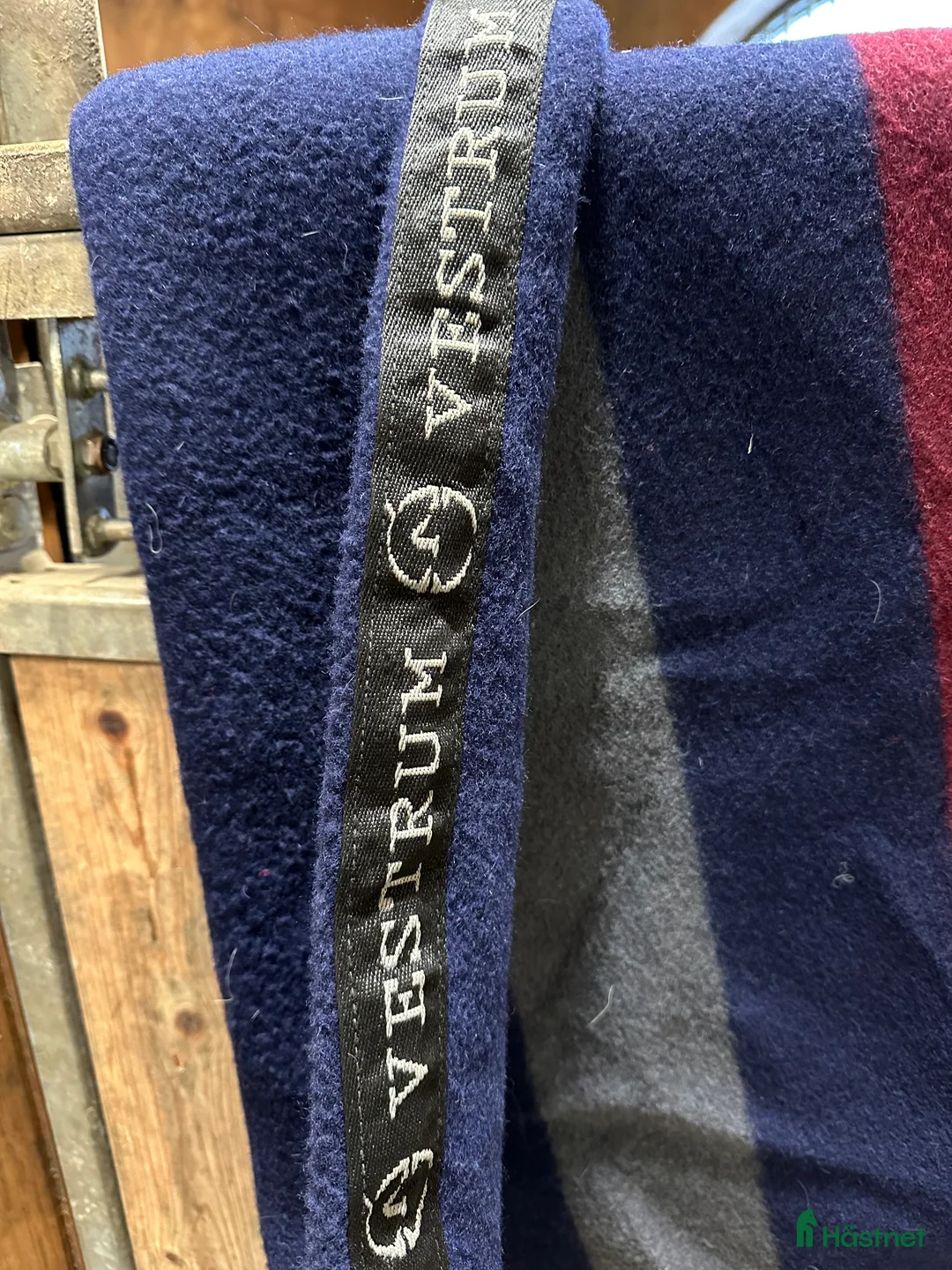Täcken hästutrustning till salu: Vestrum San Martino Ulltäcke - Blue Navy/Burgundy  i Ekerö - Annons 4