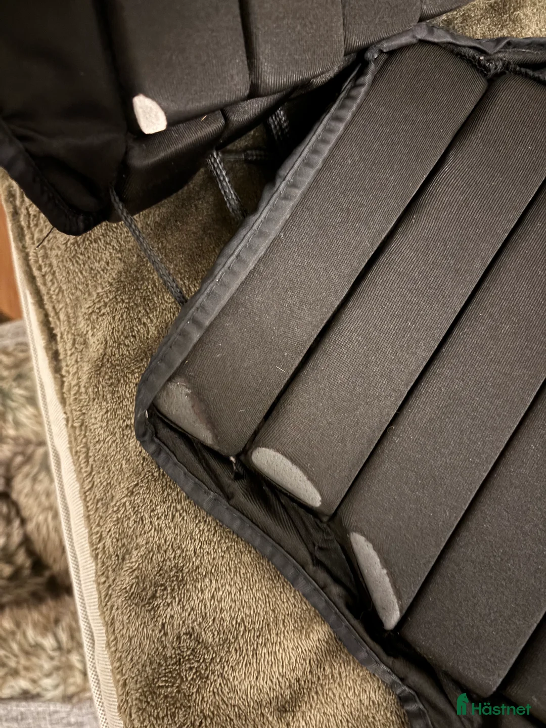 Säkerhetsvästar ryttarutrustning till salu: Svart Ridväst i Uddevalla - Annons 4