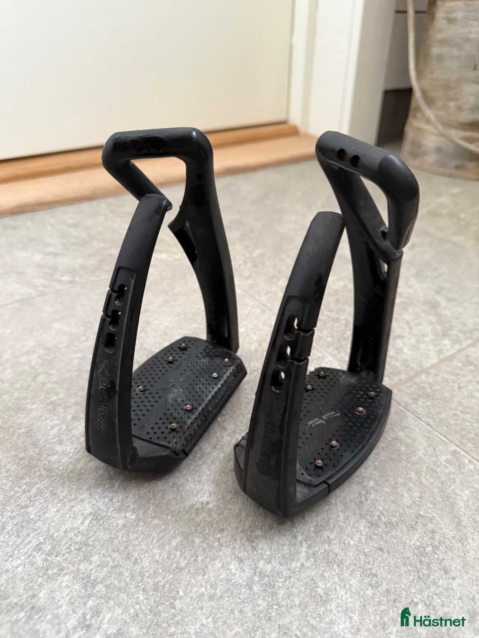 Stigbyglar hästutrustning Freejump stigbyglar - Annons 3