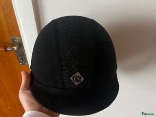 Hjälmar ryttarutrustning till salu: Charles owen hjälm i Lidingö - Annons 4