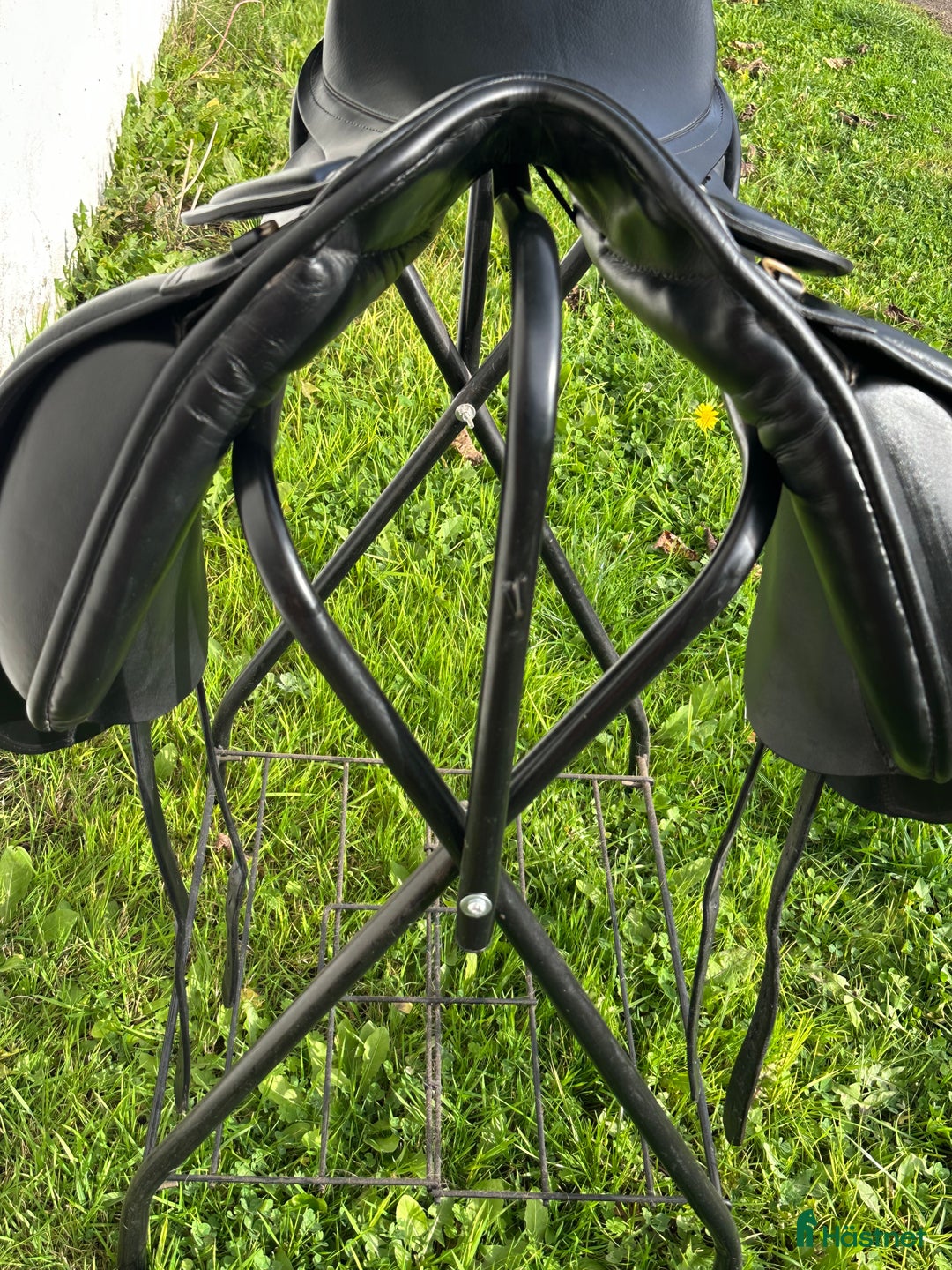 Sadlar hästutrustning till salu: Bred dressyrsadel  i Helsingborg - Annons 3