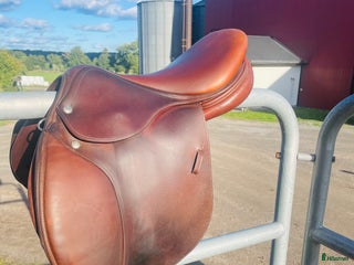 Sadlar hästutrustning till salu: Renaissance F 16 tum i Vaxholm - Annons 3