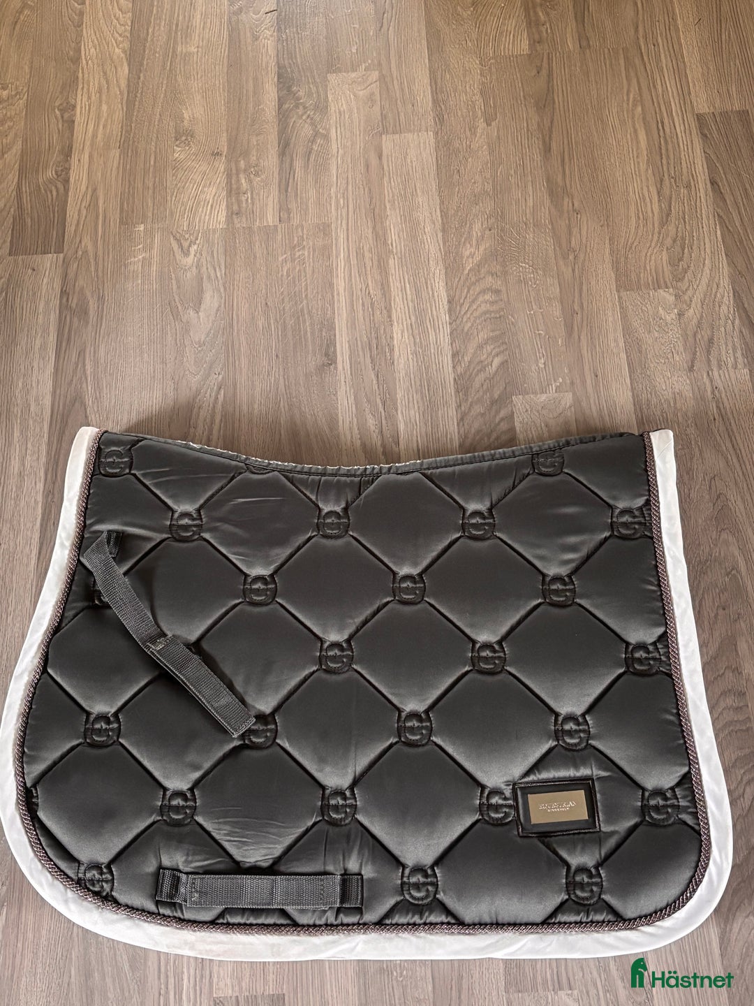 Schabrak & Vojlockar hästutrustning till salu: Equestrian Stockholm schabrak i Åhus - Annons 2