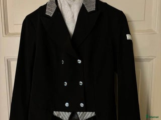 Jackor & Kavajer ryttarutrustning till salu: Halvfrack animo i Harbo - Annons 1