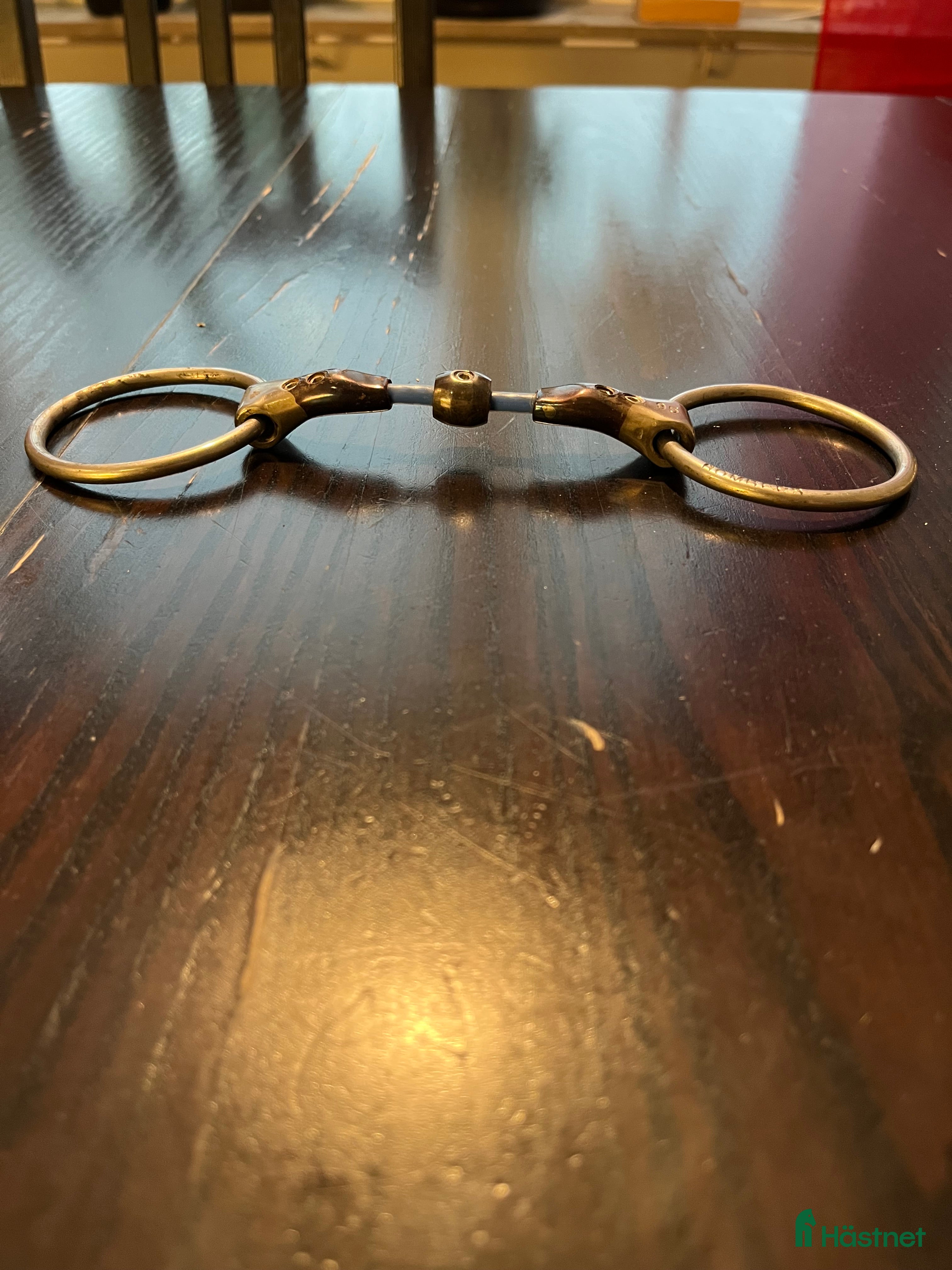 Bett hästutrustning till salu: Bombers cable bett, 9,5 i Sundbyberg - Annons 24