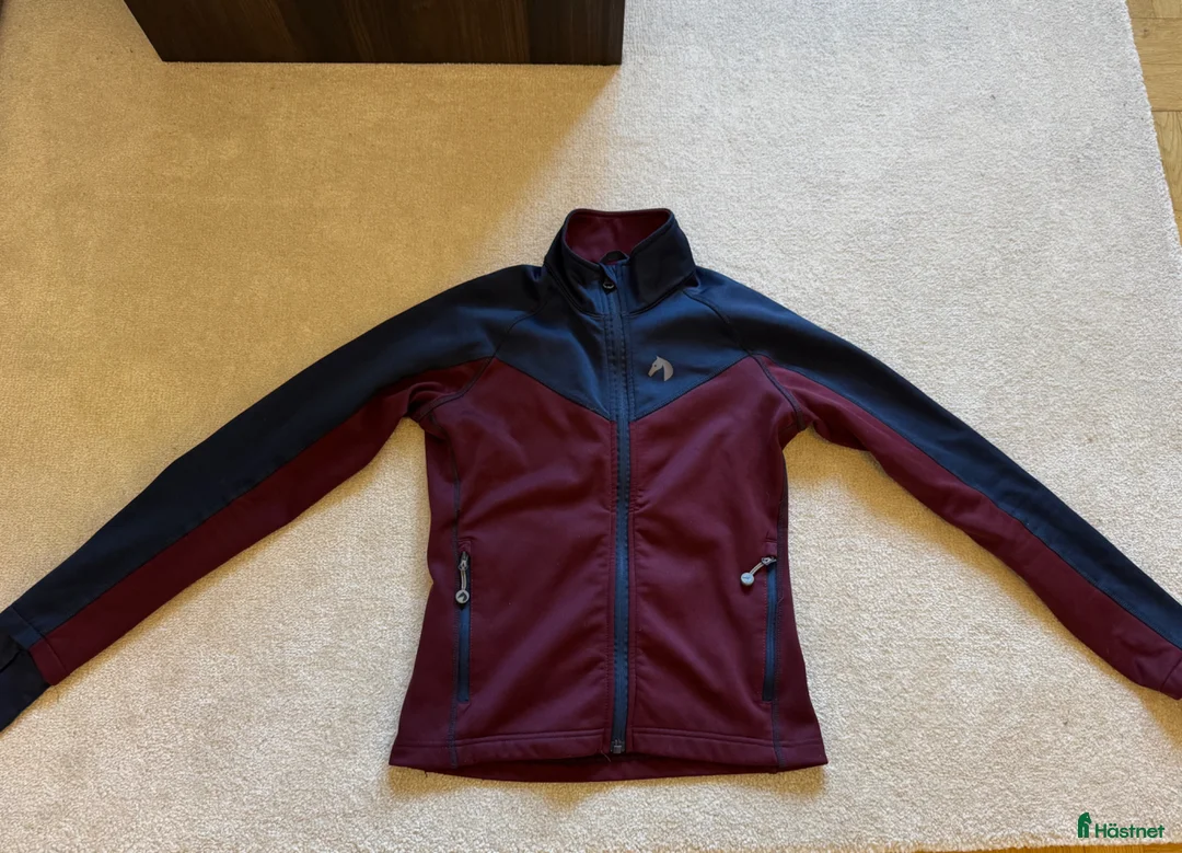 Jackor & Kavajer ryttarutrustning till salu: Tränings jacka  - Annons 2