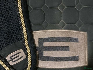 Schabrak & Vojlockar hästutrustning till salu: E-loggeschabrak och tillhörande huva i Växjö - Annons 7