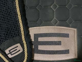 Schabrak & Vojlockar hästutrustning till salu: E-loggeschabrak och tillhörande huva i Växjö - Annons 10