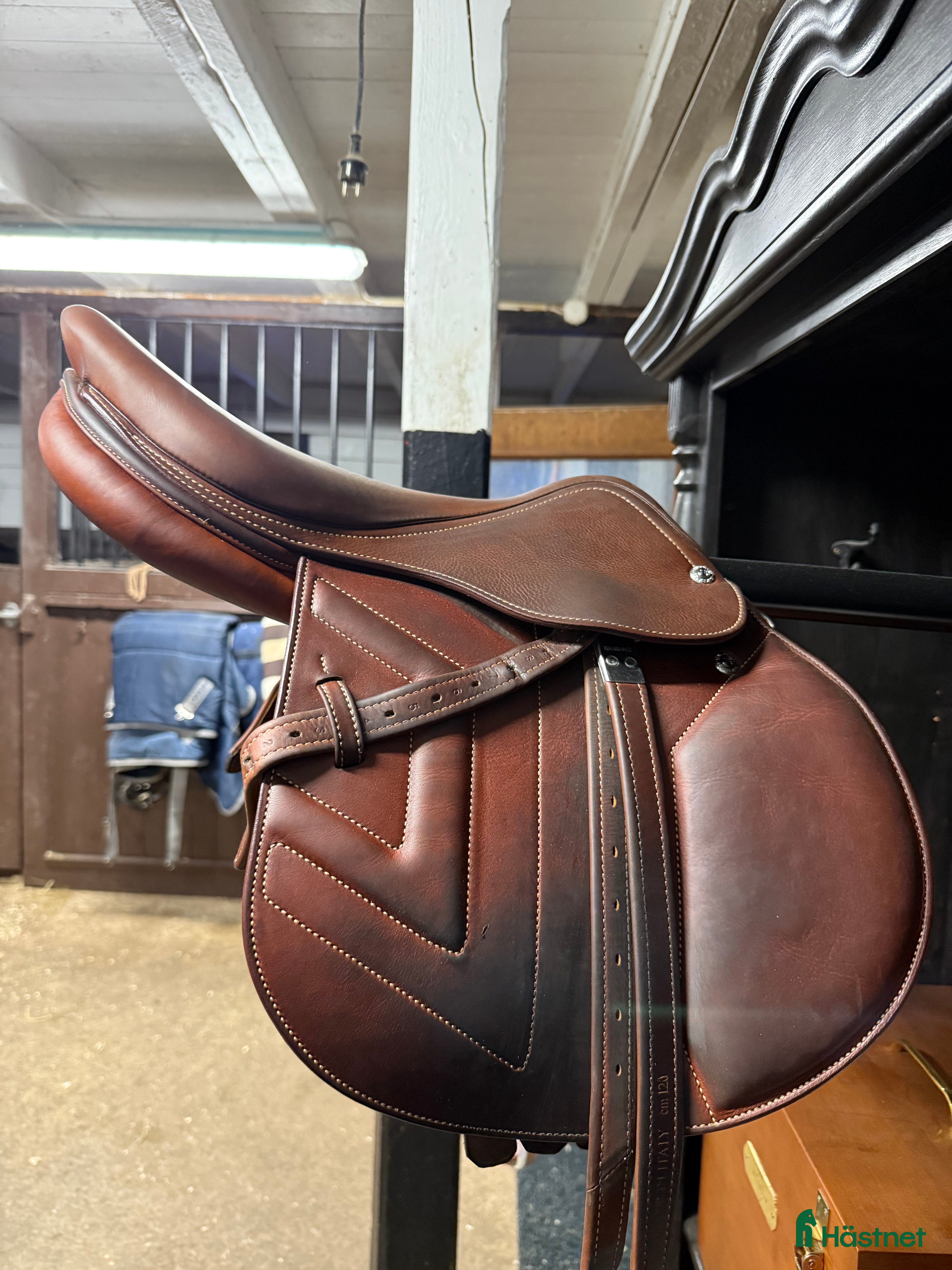 Sadlar hästutrustning till salu: Renaissance 16 tum - Annons 1