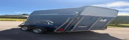 Hästtransporter  fordon & transport till salu: Cheval liberté - Ny bes - Nytt golv - Annons 3
