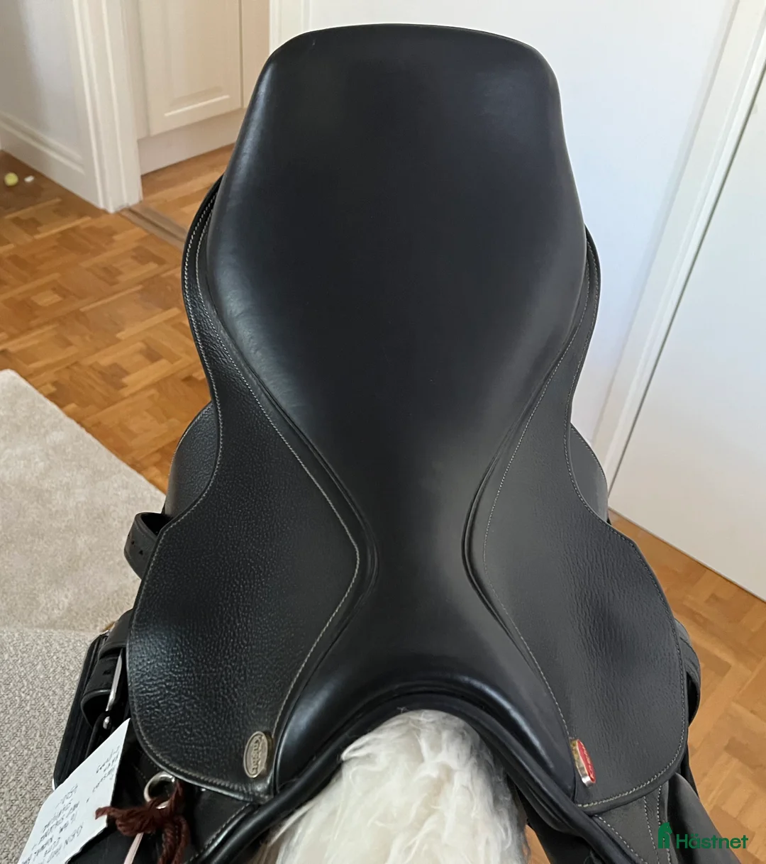 Sadlar hästutrustning till salu: Välvårdad Knigts Robin Hood Elite 16” i Skultuna - Annons 2