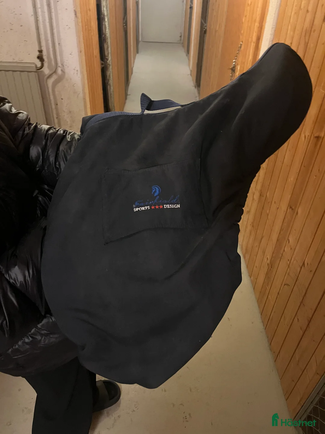 Sadlar hästutrustning till salu: Framskuren hoppsadel  i Södertälje - Annons 2