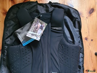 Säkerhetsvästar ryttarutrustning till salu: Helt ny säkerhetsväst i Kramfors - Annons 5