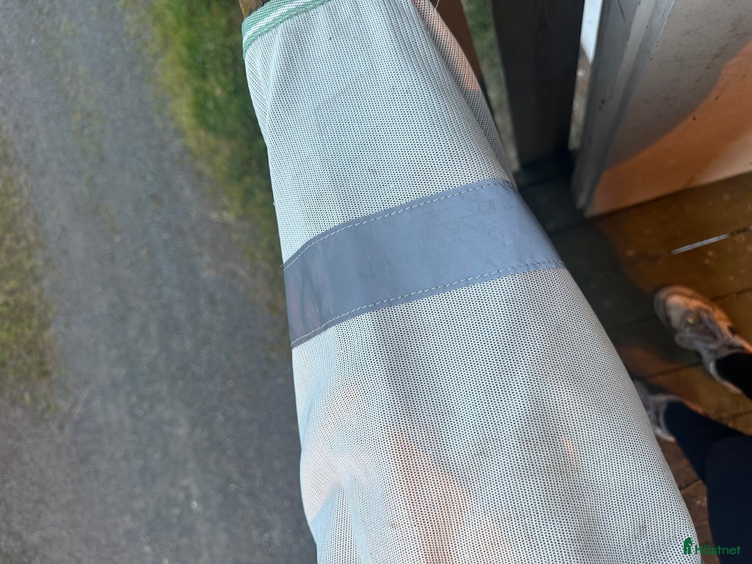 Täcken hästutrustning till salu: Säljer billiga flugtäcken! i Forserum - Annons 8