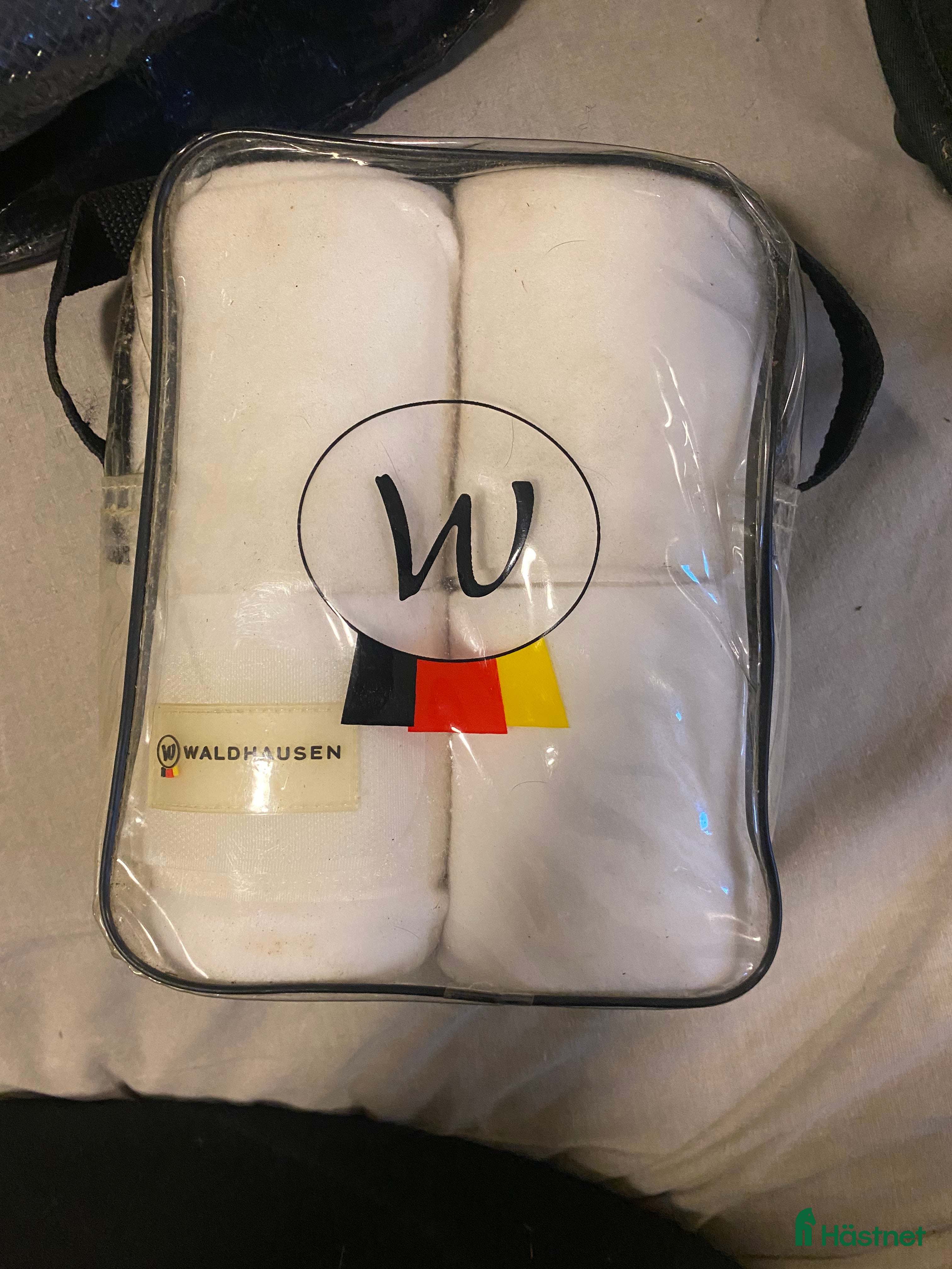 Benskydd hästutrustning till salu: Vita ben lindor  i Uddevalla - Annons 2