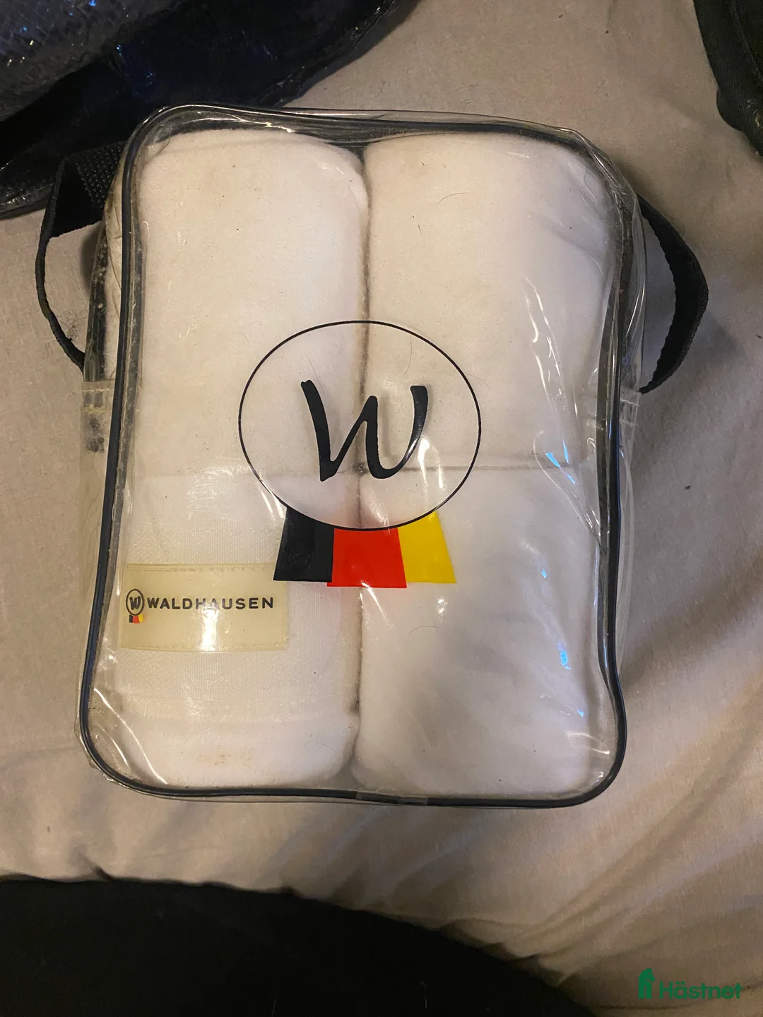 Benskydd hästutrustning till salu: Vita ben lindor  i Uddevalla - Annons 1