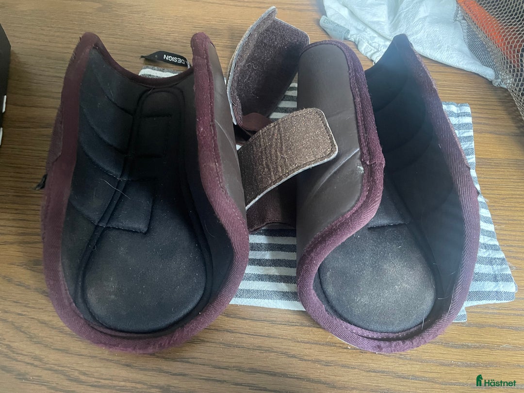 Benskydd hästutrustning till salu: Alequi dressyrskydd  i Stockholm - Annons 3