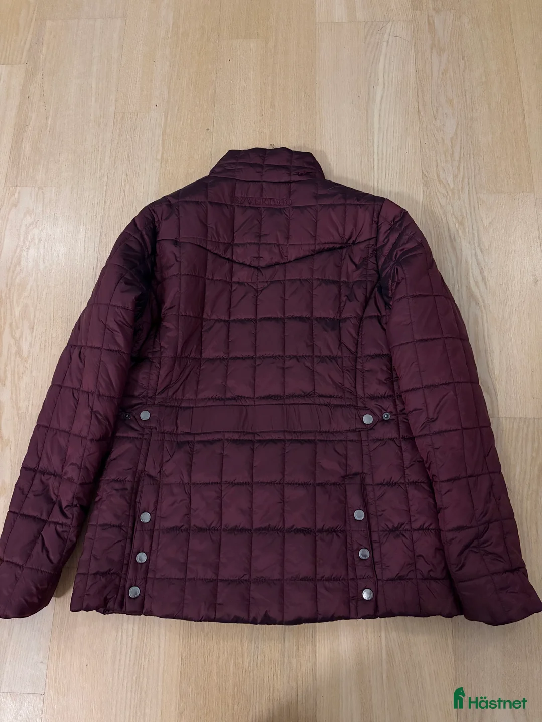 Jackor & Kavajer ryttarutrustning till salu: Vinröd höstjacka i Blentarp - Annons 2