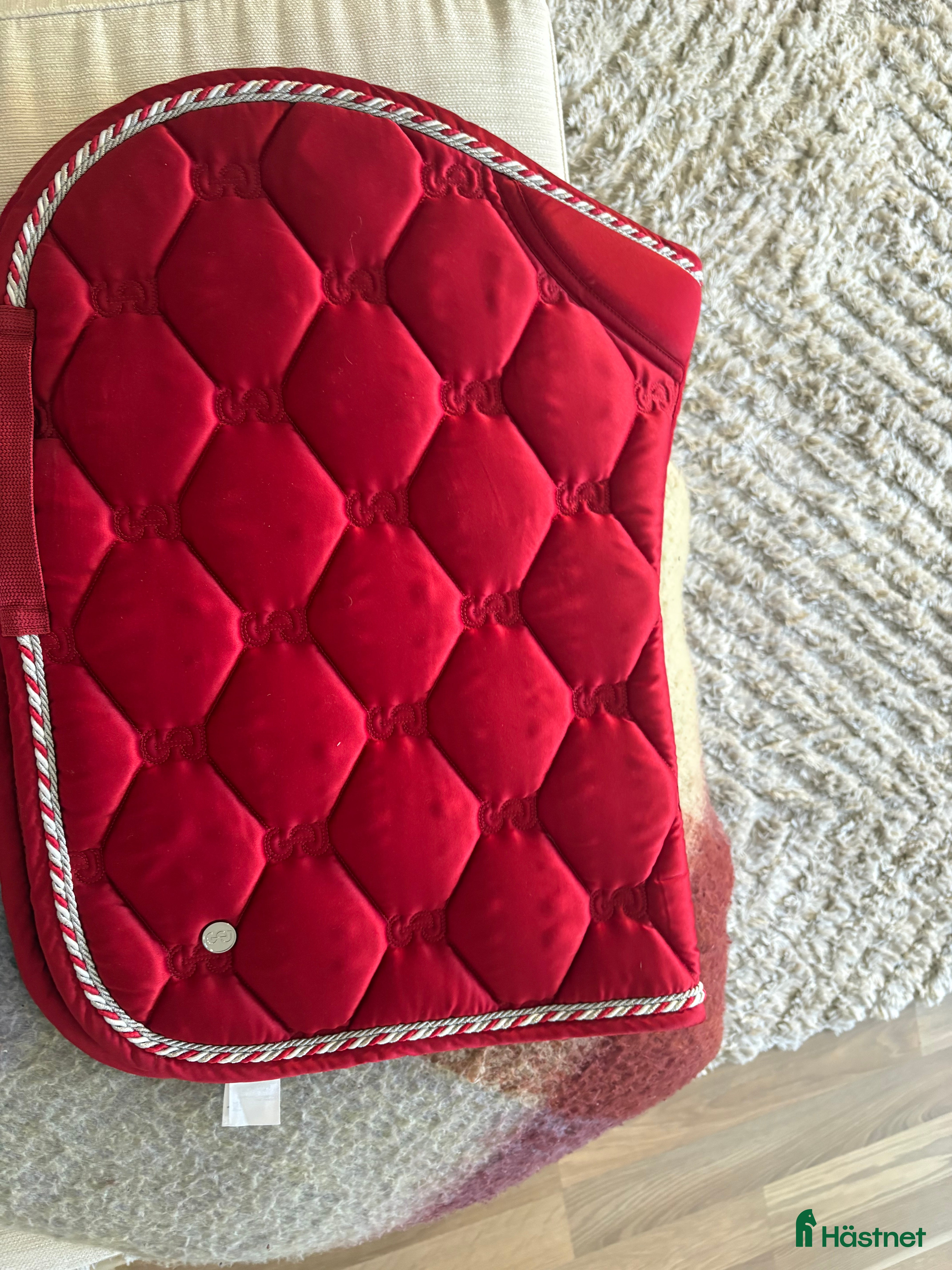 Schabrak & Vojlockar hästutrustning Rött på of Sweden schabrak  i Västra Frölunda - Annons 7