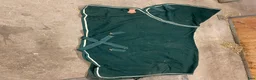 Täcken hästutrustning till salu: Grönt ylletäcke  i Skara - Annons 1