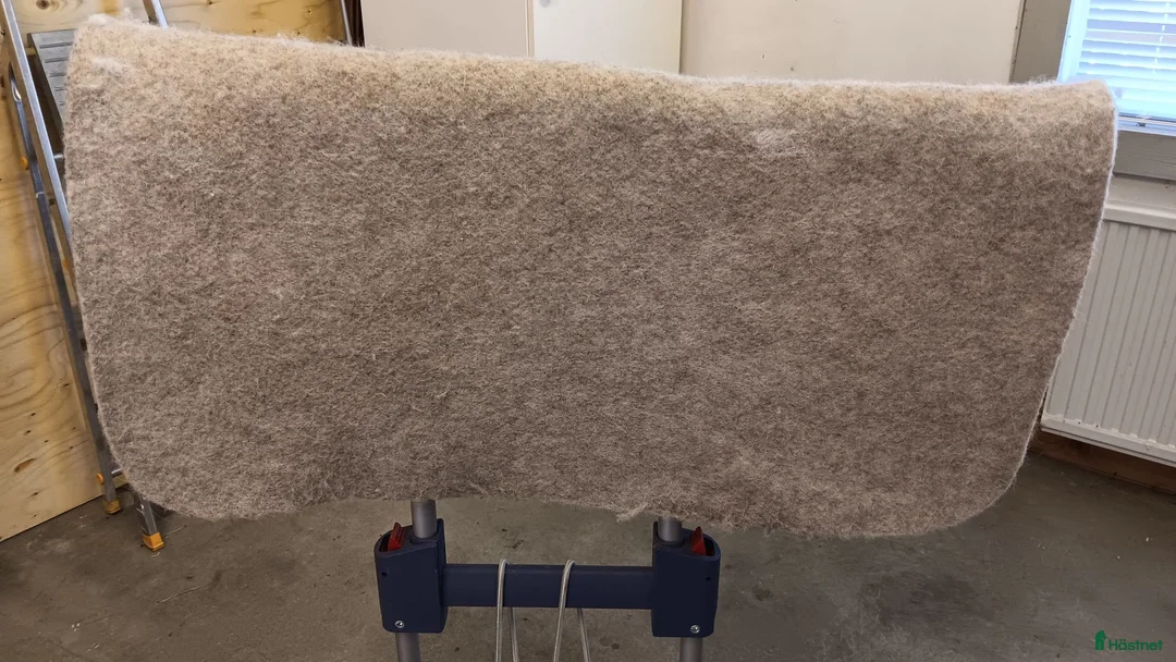 Schabrak & Vojlockar hästutrustning till salu: Western felt saddle pad - Annons 3