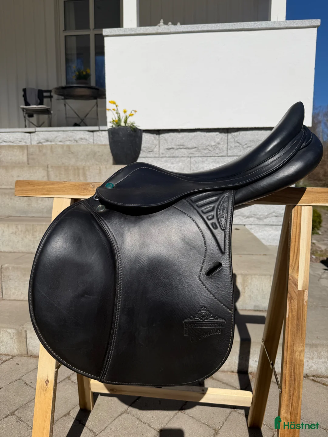 Sadlar hästutrustning till salu: Hoppsadel Prestige Versailles  - Annons 1