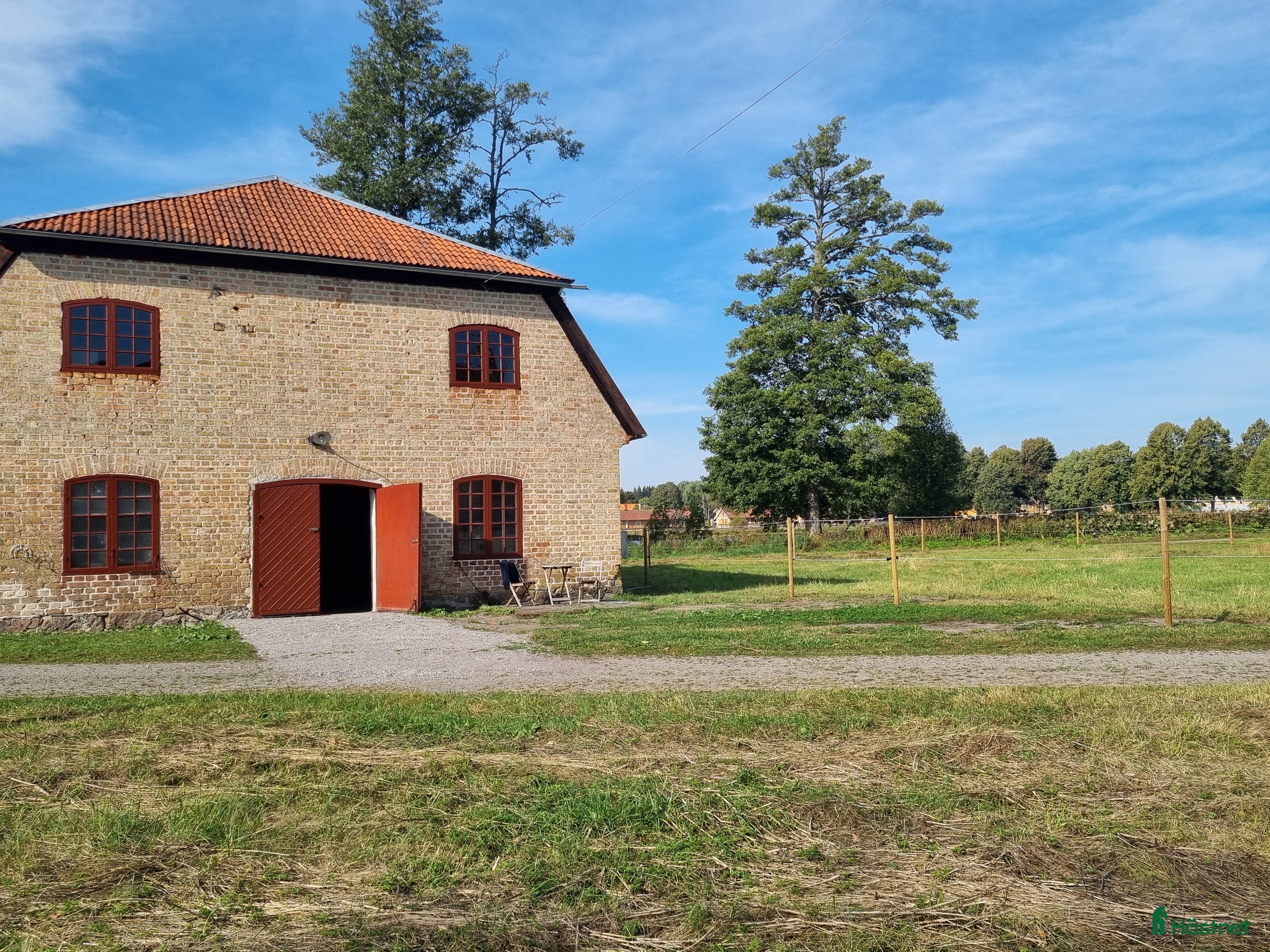  stallplats finnes: Stallplats, gästbox, rehab, konvalescent mm i Skärplinge - Annons 1