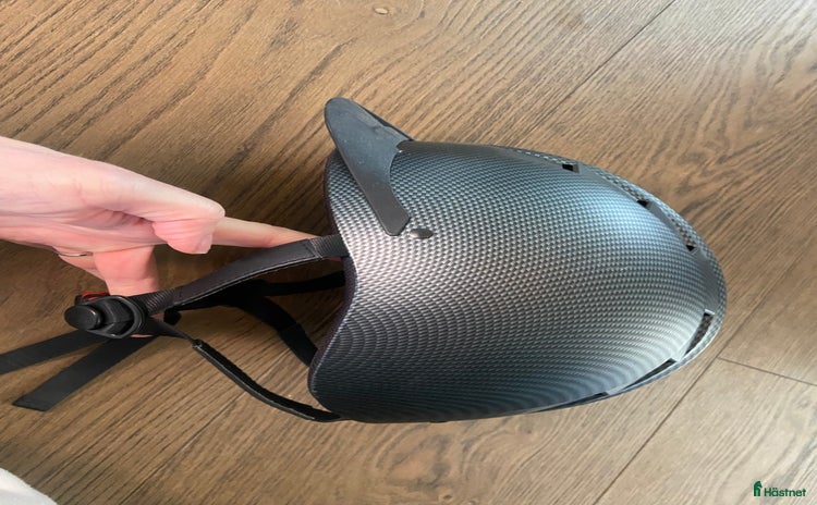 Hjälmar ryttarutrustning till salu i Varberg - Annons 9